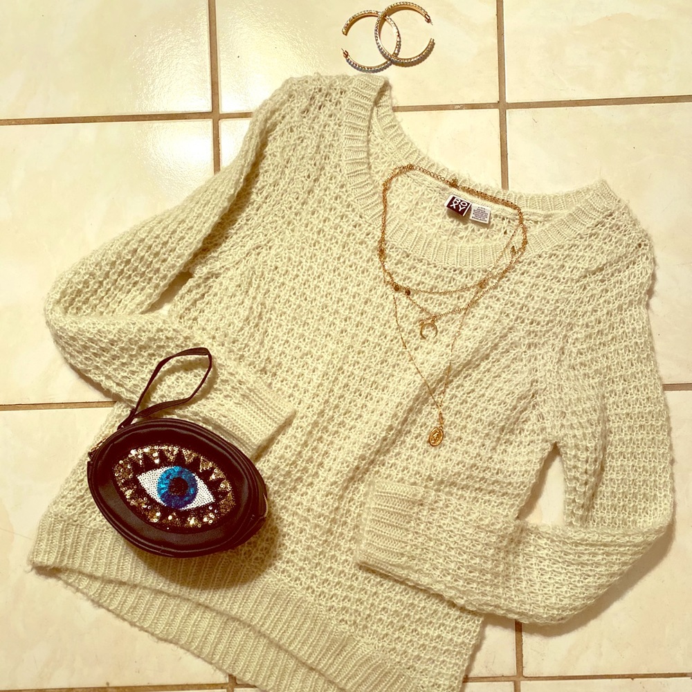 Women’s sweater